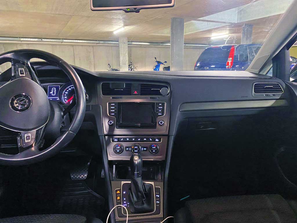 VW Golf 1.6 TDI Comfortline DSG Limousine 2015 Automat Diesel Cockpit